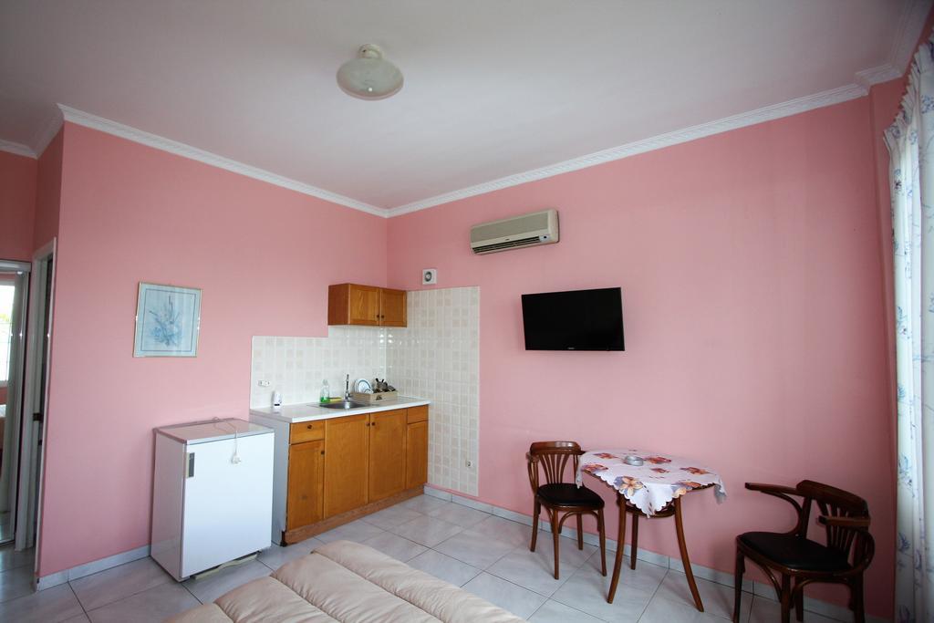 Miloi Rooms And Apartments エクステリア 写真